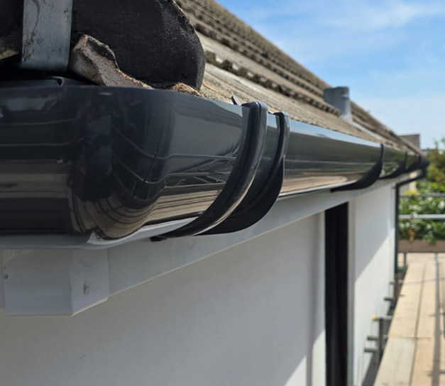 child-roofing-home-lozenges-fascias-soffits-guttering-2